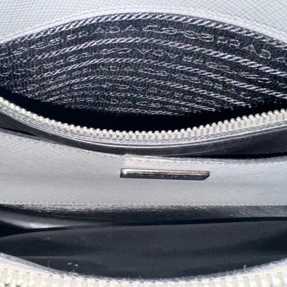 Prada - Picture 11 of 17